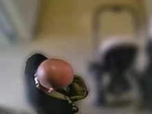 Мъж нахлу в домовете на майки с малки деца в София, полицията не го задържа