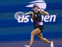 Шампионката от 2022 година тръгна с двусетов успех на US Open