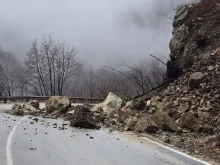 17-годишно момче почина, затрупано от скали в Софийско