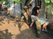 Българската армия продължава помощта за жителите на Струмяни