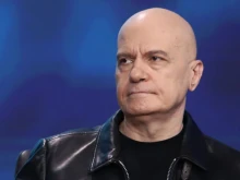 Слави Трифонов: Аз се чувствам тъпо, защото царят е гол