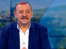 Проф. Тодор Кантарджиев: Давайте на децата колкото искат сладолед сега