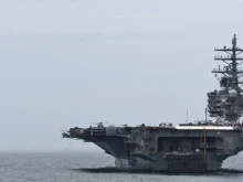 Самолетоносачът USS Abraham Lincoln акостира в Тайланд