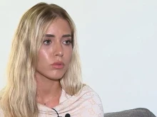 Двама мъже извлякоха през прозорец на кола 23-годишно момиче, биха я и стригаха с машинка
