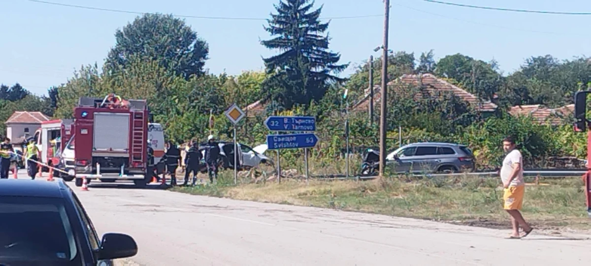 Тежка катастофа със загинал и двама ранени във Великотърновско, пристигна въздушна линейка