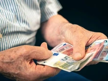 По 400 евро надбавки за 2,2 млн. пенсионери в Гърция