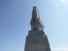 На днешния ден през 1957 г. е открит паметникът на Альоша