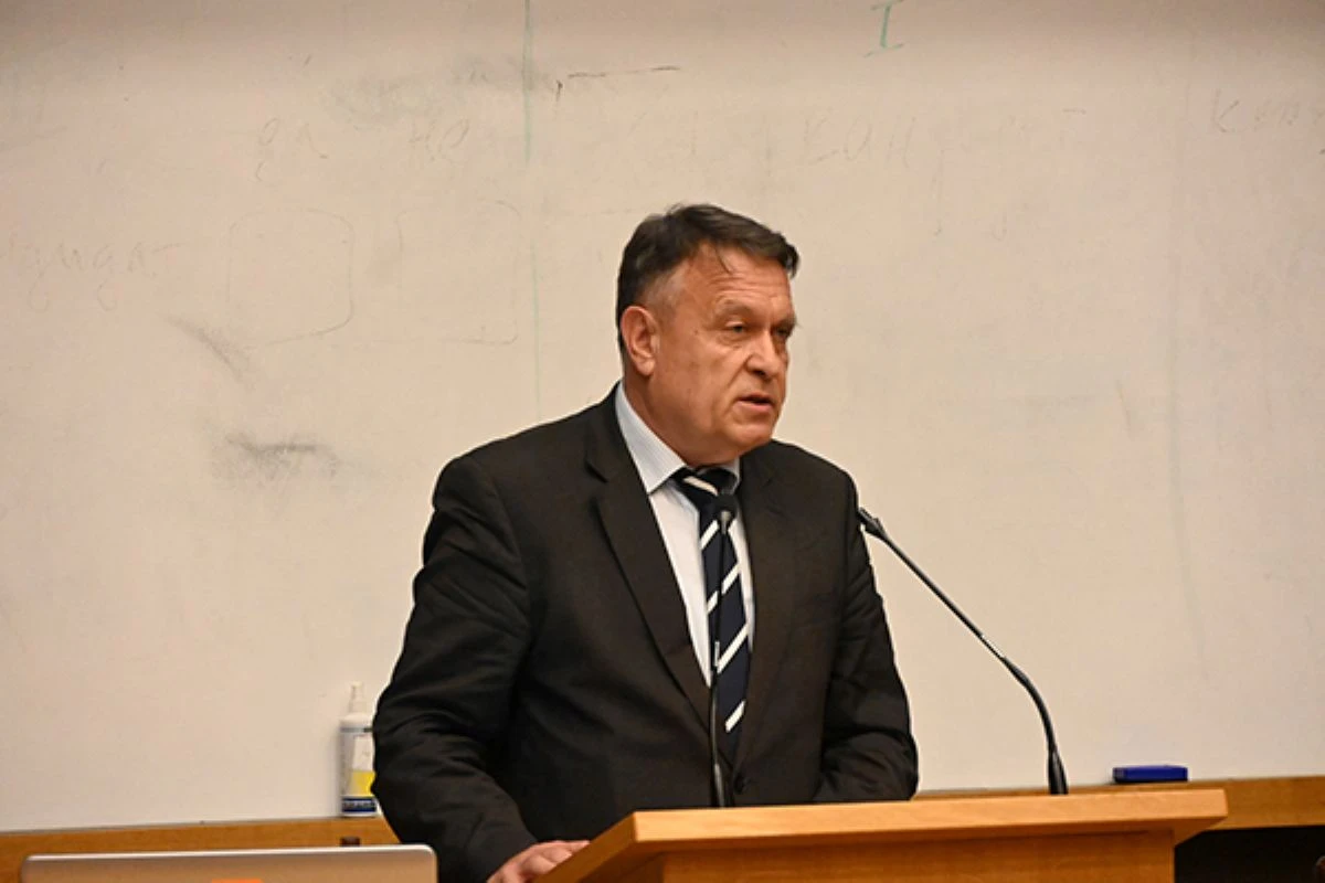 Министърът на образованието: Резултатите от PISA 2025 не са добри