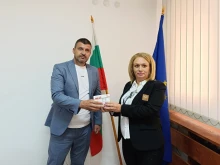 Зам.-областният управител на Смолян инж. Владимир Сертов връчи печата на Районна избирателна комисия