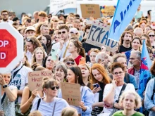 Хиляди излязоха на протест в Кьолн срещу победата на AfD