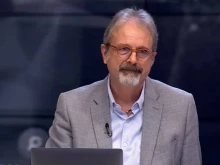 Свалиха водещ на БНТ от ефир