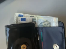 Откраднаха 170 евро от портмонето на русенец