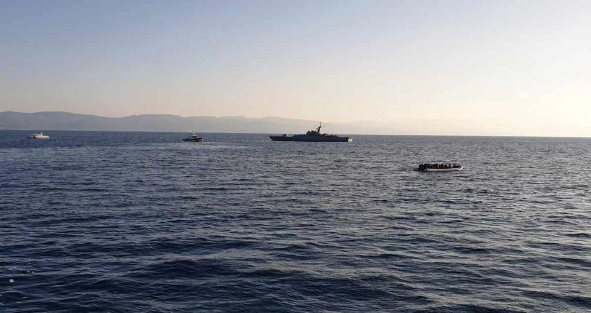 Кораб с 9 българи на борда се блъсна в риболовна лодка край Закинтос