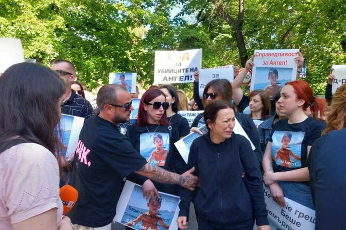 Трима лекари се изправят през съда в Пловдив заради смъртта на 6-годишния Ангел