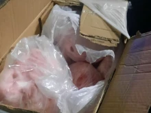 Откриха 2,2 тона банички и овчи изрезки без документи край Созопол