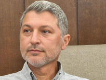 Климатологът Симеон Матев: Лятото няма да си тръгне напълно и ни ...