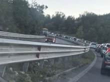 Задръстване блокира пътя към Владая