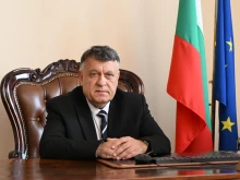 Образователният министър: Бъдете любопитни и не се страхувайте да грешите