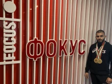 Шесткратният еврошампион в щангите Ангел Русев за ФОКУС: Работя като шофьор и разносвач на храна