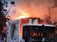 Камион за боклук се запали на улица в София