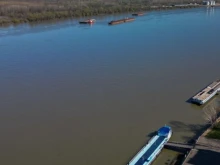 Кораб заседна в Дунав, ситуацията с нивото на реката остава динамична