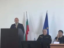 Радев: Очаквам на улицата да виждам стегнати полицаи