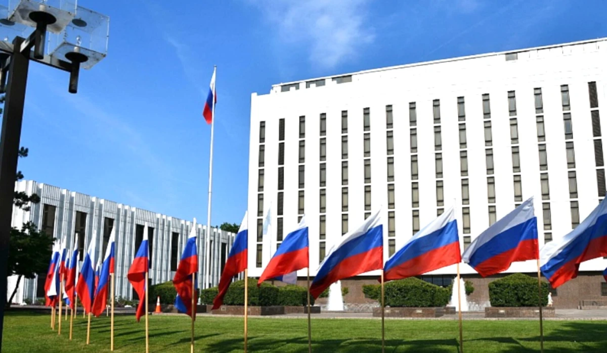 Руското посолство: Санкциите срещу Русия правят лоша услуга на САЩ и ще повишат цените на горивата