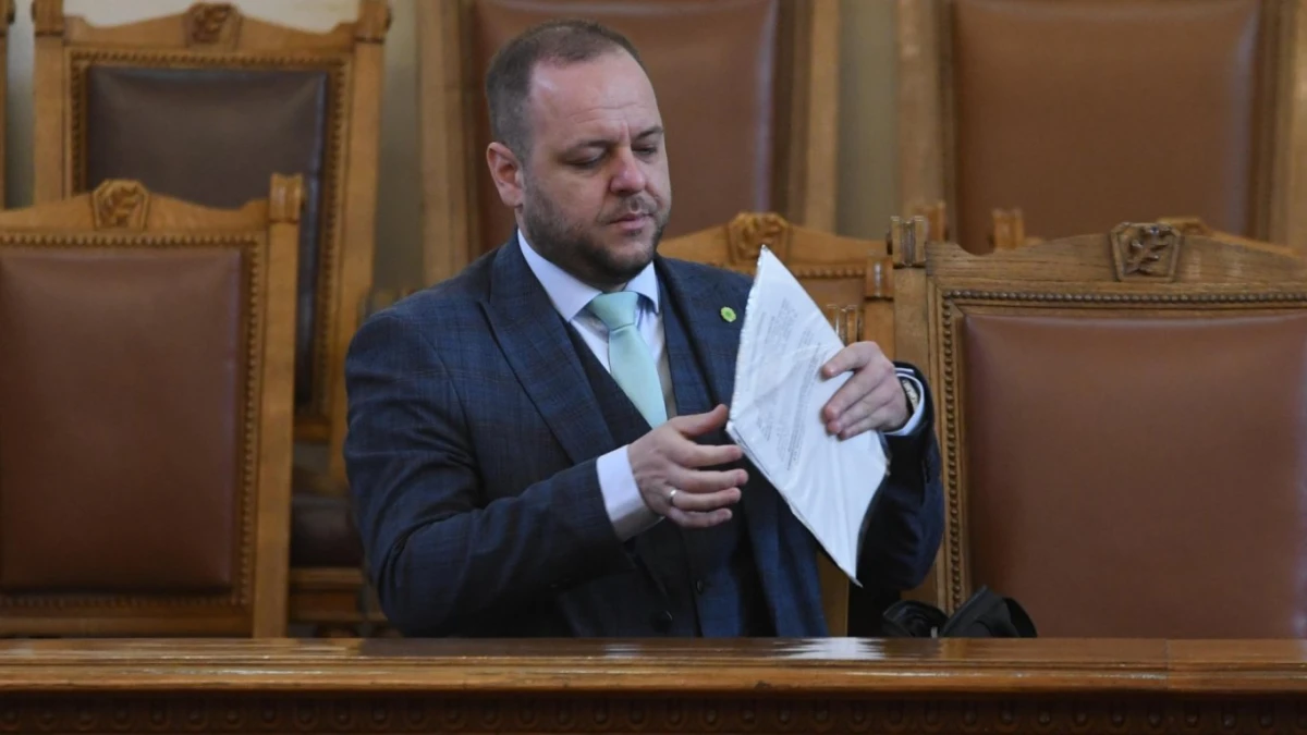 Борислав Сандов след повдигнатото обвинение по казуса "Петрохан": Може и да става въпрос за някой друг министър