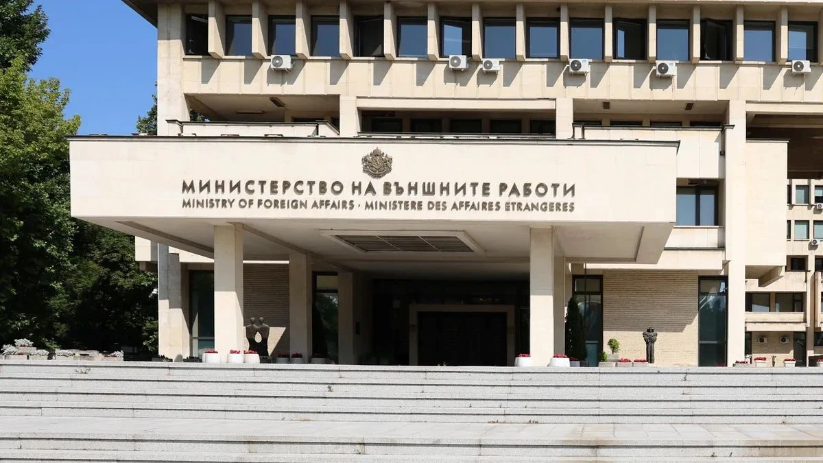 Министър Петрова извика спешно посланика в ОАЕ и разпореди проверка