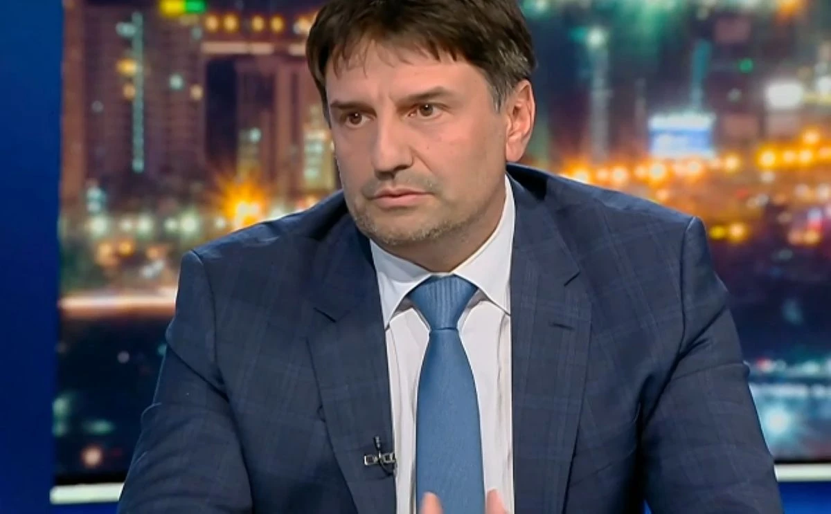 Любомир Николов: Малоимотни лица въртят милиони при превалутирането на левове в евро