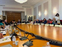 Ще донесе ли религията разделение? Големият спор за новия предмет в училище остава за следващата седмица