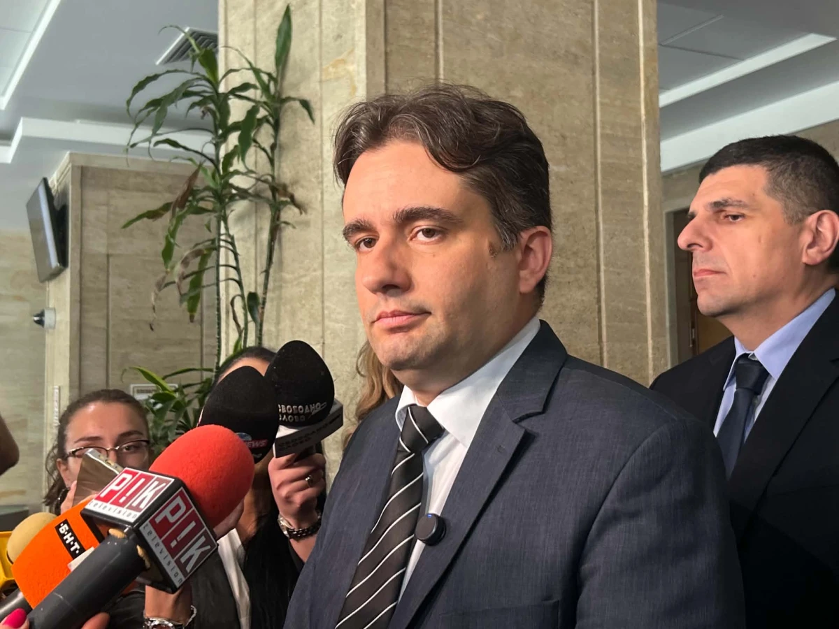Божанов: Посланикът ни в ОАЕ, който е отзован заради поръчките за мантинели, е назначен от Радев