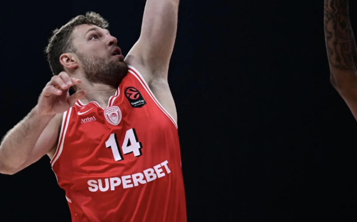 Силен Везенков не стигна на Олимпиакос срещу Реал Мадрид във финала за Суперкупата на Евролигата