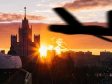 Масирана атака с дронове срещу Москва и областта, горят пожари в складове и нефтопреработвателен завод