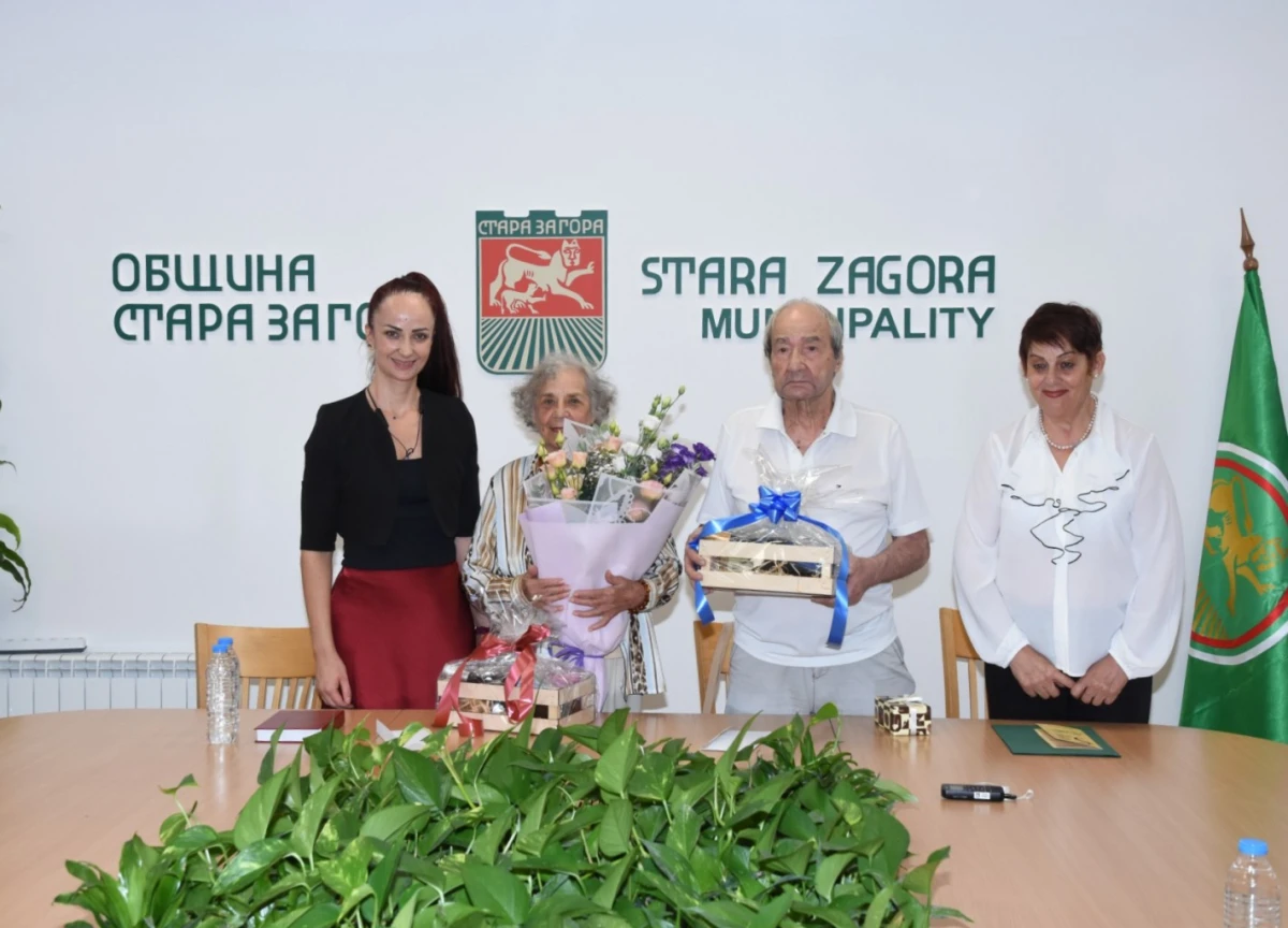 Културните дейци Христо Златев и Мина Пеева гостуваха в Община Стара Загора