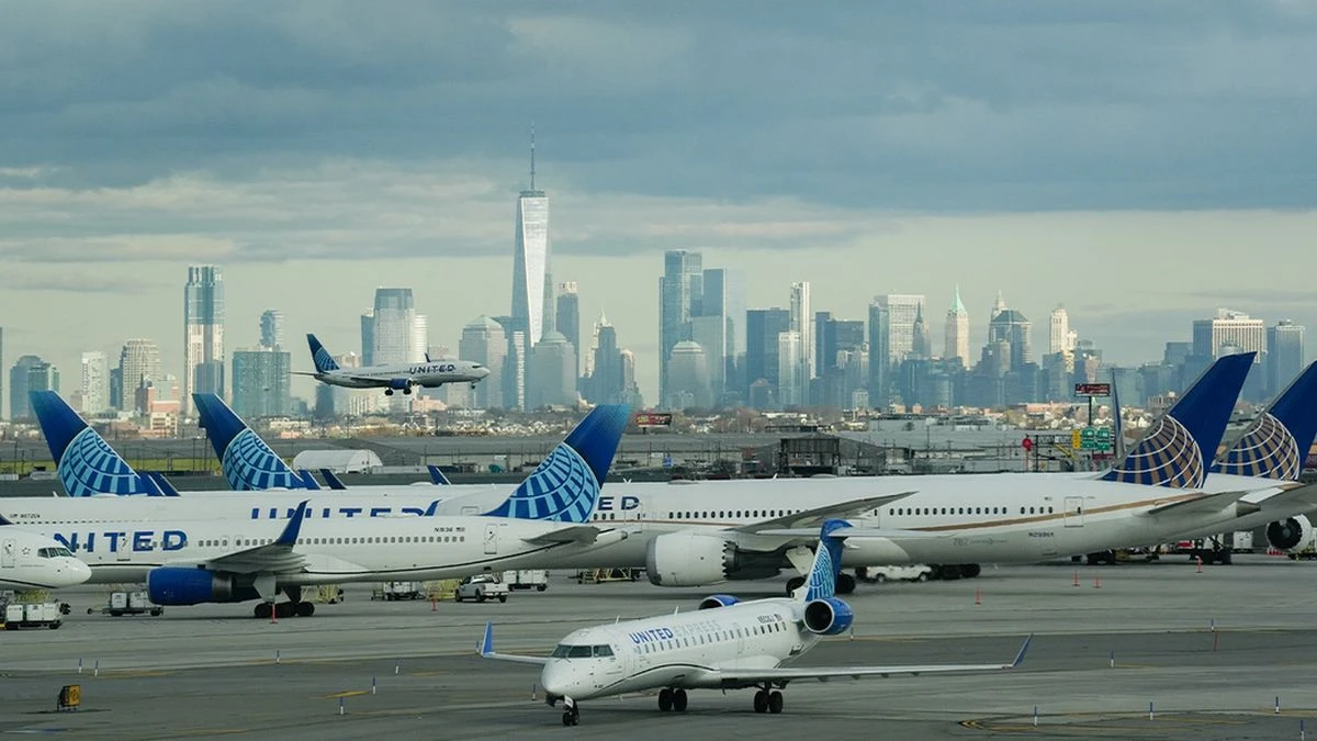 Възобновяват изцяло полетите на летищата Newark, JFK и LaGuardia