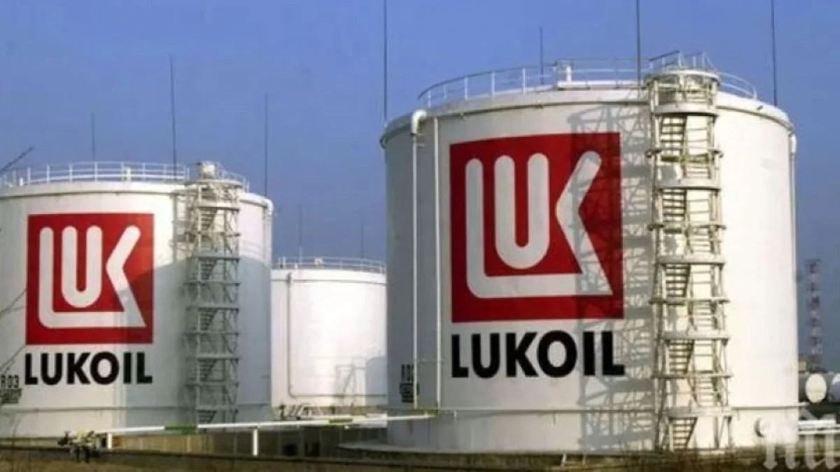 FT: Сделката между "Лукойл" и Carlyle остава блокирана от администрацията на Тръмп