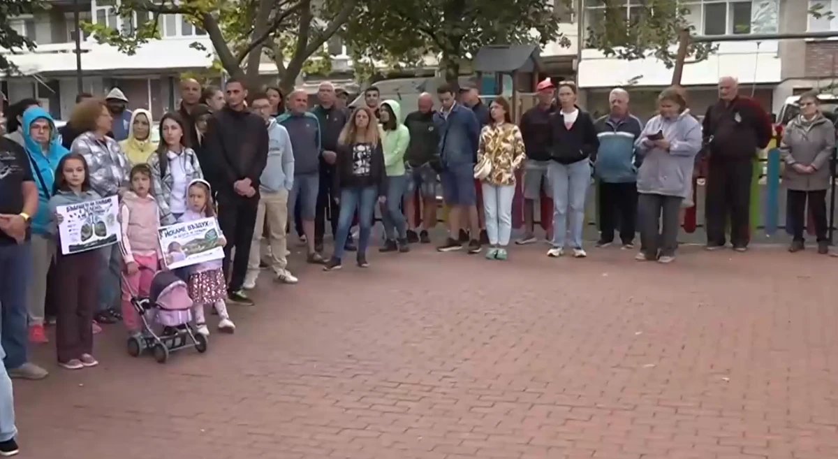 Жива верига спря багер: Повече от 500 семейства протестират срещу нов строеж в Пловдив
