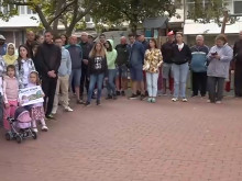 Жива верига спря багер: Повече от 500 семейства протестират срещу нов строеж в Пловдив