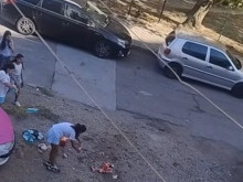 Тийнейджъри си спретнаха "парти" с пълни кенчета бира на паркинг в "Струмско"