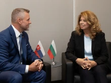 Президентът Йотова разговаря със словашкия си колега Петер Пелегрини