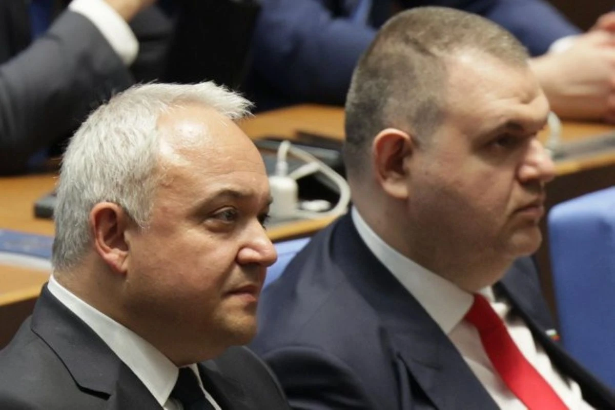 Иван Демерджиев сезира НАП за разходите за полети на Делян Пеевски