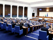 При отнет лиценз: Гаранционният фонд ще плаща вместо автомобилното бюро, решиха депутатите