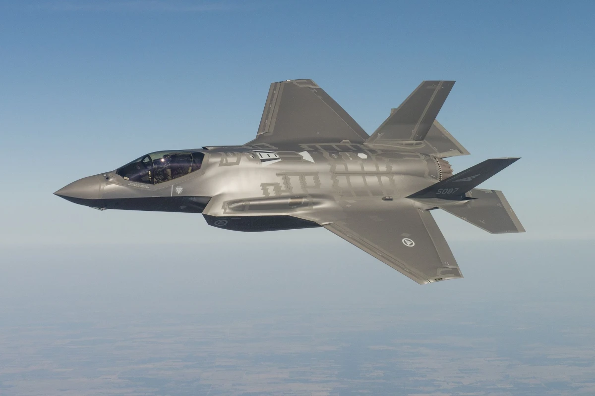 Финландия получи първите два изтребителя F-35 от мащабната сделка със САЩ