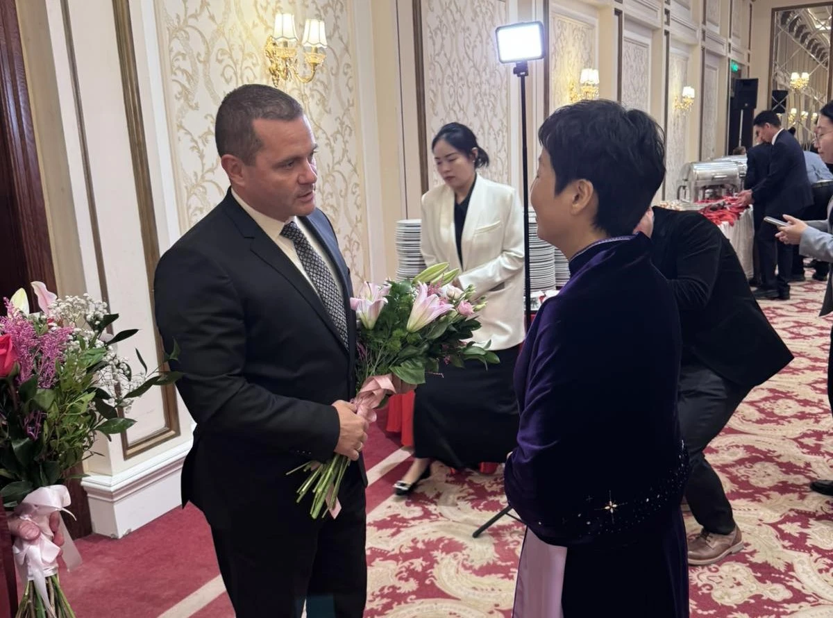 Кметът на Русе беше сред официалните гости на приема за националния празник на Китай