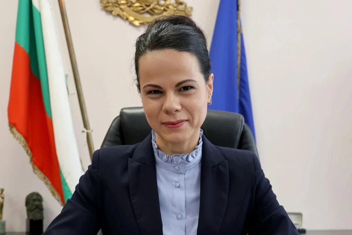 Министър Ивкова: Забързаното ежедневие на родителите рефлектира върху децата