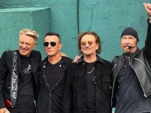 U2 отбеляза 50-годишнината си с концерт в училището, откъдето тръгнаха към славата