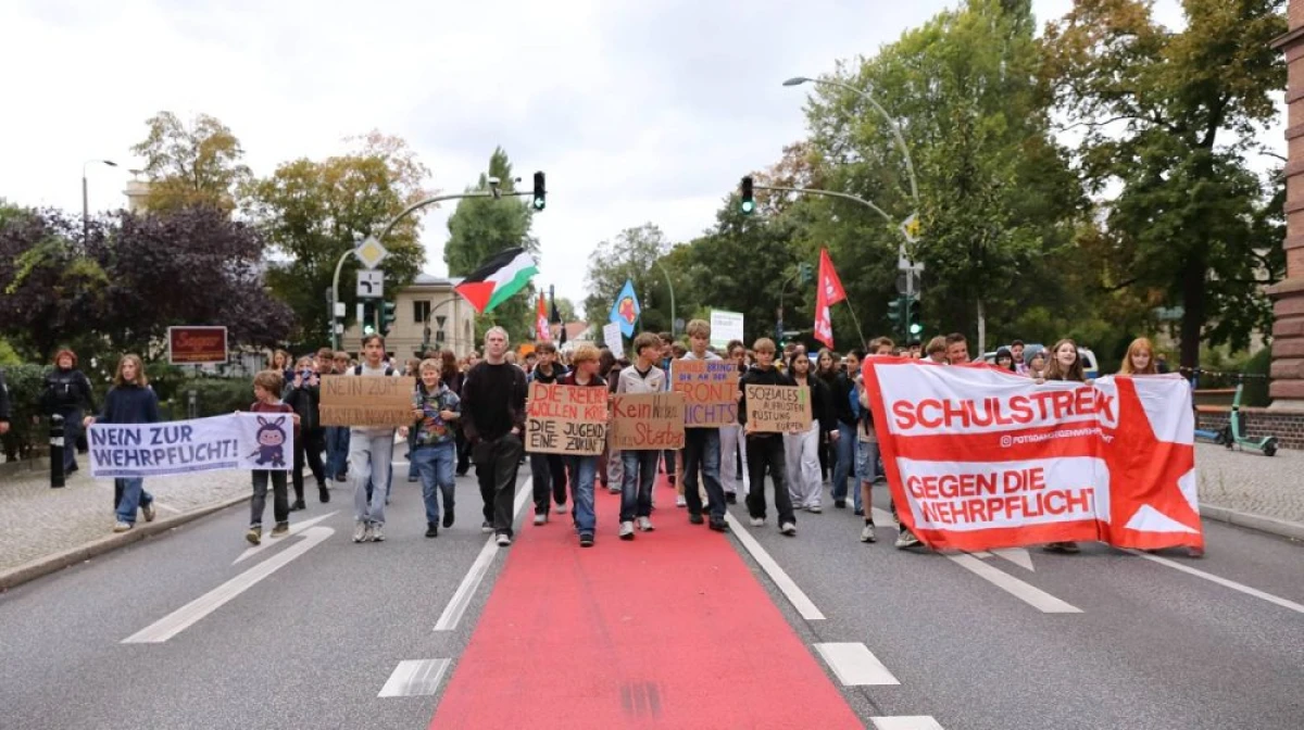 Ученици протестират в цяла Германия срещу задължителната военна служба