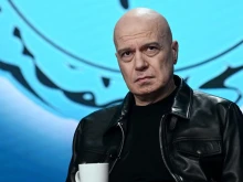 Слави Трифонов отново атакува критиците си заради "Петрохан"