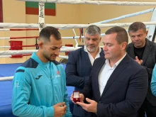 Кметът на Русе награди европейския шампион Радослав Росенов със Златна значка